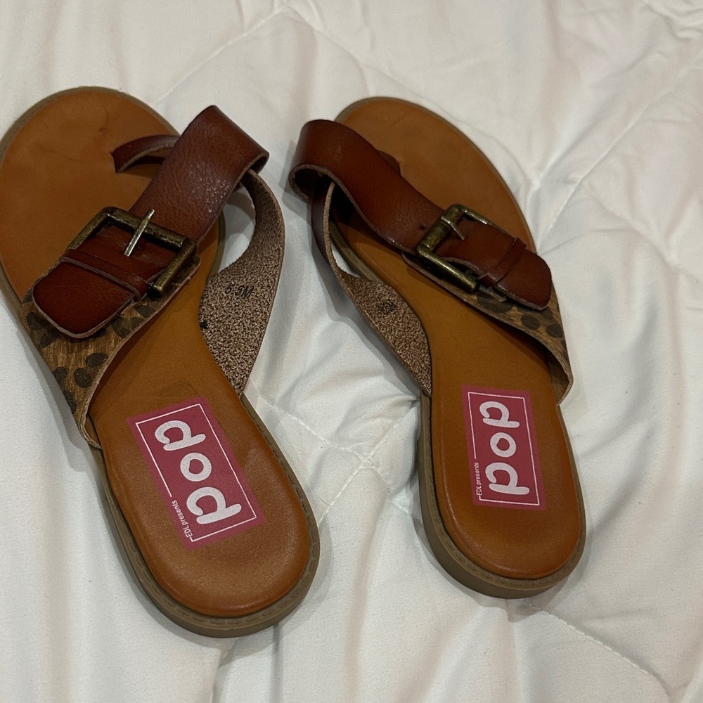 NWOT POP Brown Leather Buckle Toe-Loop Sandals size 6.5M - Picture 4 of 8